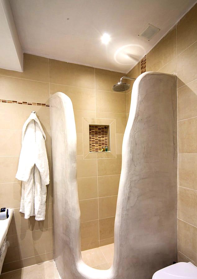 Daedalus Hotel